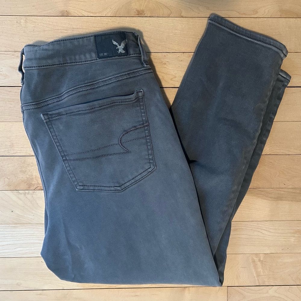 American Eagle Gray Jeggings Cropped Size 12